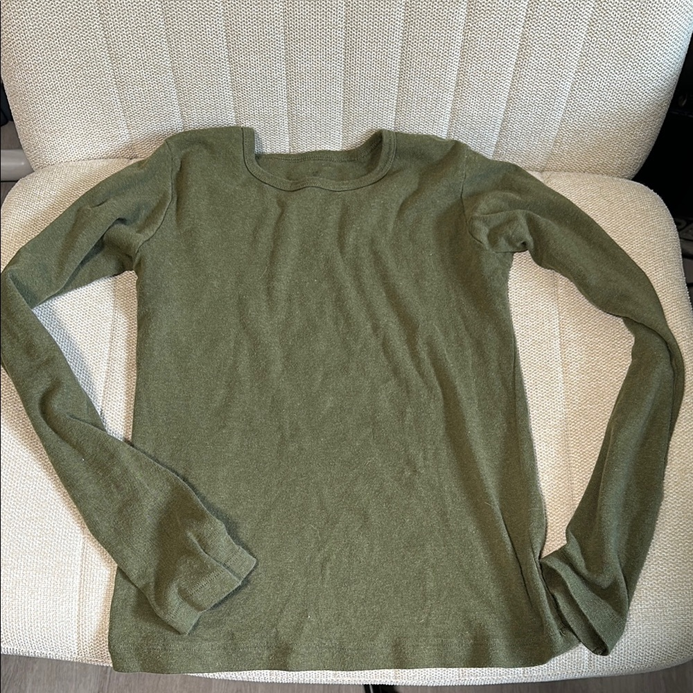 Brandy Melville long sleeve shirt